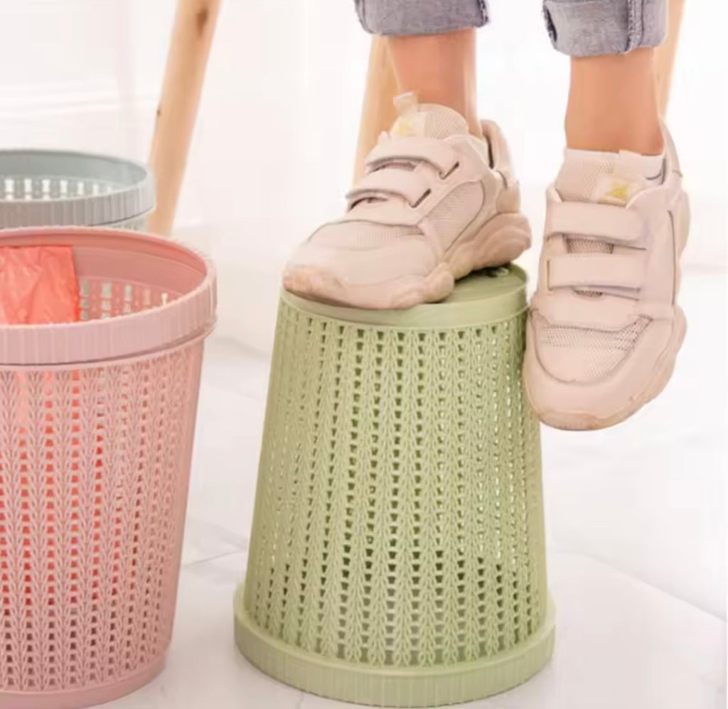 Modern Woven Trash Can with Lid – Stylish, Durable & Functional